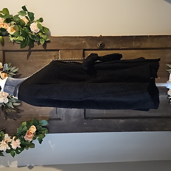 NWT - Vince Camuto Belted Teddy Bear Poncho - One Size Fits Most - Picture 4 of 9